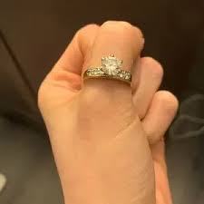 Avon ring. Great condition. Vintage.