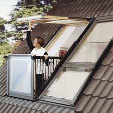 La Ventana Perfecta Para Aticos Balcon Cabrio De La Velux Aticos Balcon Cabrio Fenster Para Perfecta Vel In 2020 Skylight Window Roof Window Attic Remodel