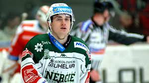 Jakub flek (born december 24, 1992) is a czech professional ice hockey left winger currently playing for hc karlovy vary of the czech extraliga. Smutny Hrdina Flek Hattrick Bych Vymenil Za Vitezstvi Hokej Cz Web Ceskeho Hokeje