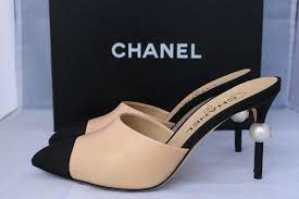 Sizes from eu33 to eu 45 (eu33 is 21 cm feet lenght, eu45 is 30 cm feet lenght) inside is soft sole to prevent odor and to give extra comfort wearing. Chanel Beige Runway Black Leather Heels Pearl 41 Mules Slides Size Us 11 Regular M B Black Leather Heels Designer Shoes Chanel Chanel Shoes