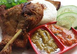 Pemakaian sambal mampu meningkatkan rasa pedas makanan. Resep Bebek Goreng Surabaya Oleh Andriani Astutik Cookpad