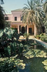 La Villa D Yves Saint Laurent A Marrakech En 1978 Photographie De Guy Marineau Yves Saint Laurent Saint Laurant Villa