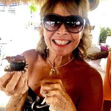 Does any Naples, FL restaurant serve beef wellington?