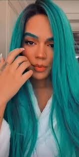 Kelly Mata's Instagram, Twitter & Facebook