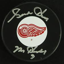 Gordie howe factors into this. Gordie Howe Signed Red Wings Logo Puck Inscribed Mr Hockey Steiner Coa