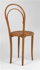Buchenbugholz, sitzfläche mit erneuerter rohrgeflechtsbespannung, zargeninnenseite mit klebeetikett eigenthum der gebrüder thonet in wien, holz tlw. Fruher Und Bedeutender Stuhl Modell Nr 14 Michael Thonet Design 04 11 2015 Schatzwert Eur 34 000 Bis Eur 45 000 Dorotheum
