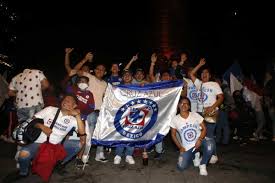 May 31, 2021 · deportes cerca de 80,000 aficionados festejaron la victoria del cruz azul en el ángel de la independencia: Angel De La Independencia Asi Festejan El Triunfo Del Cruz Azul