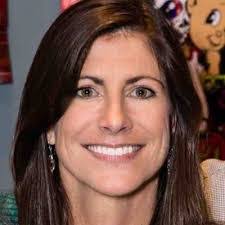 Micki Luna's Instagram, Twitter & Facebook