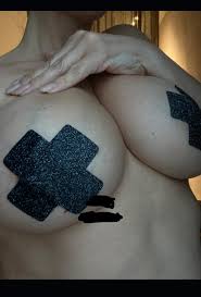 Emily Nef Naf Nue - Photos Hot de la gagnante de Secret Story 3 - Comment  Séduire