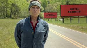 Months after her daughter angela (kathryn newton) is brutally murdered, mildred hayes (mcdormand) buys the advertising rights to three billboards outside ebbing, missouri and broadcasts the police department's inefficiency at finding any leads on the case. Three Billboards Outside Ebbing Missouri Trailer Three Billboards Outside Ebbing Missouri Mildred Modern Western Woman Featurette Metacritic