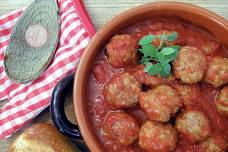NONNA'S FRESH PASTA AND MEATBALLS
