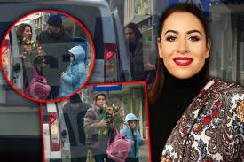 They remained in use until the late middle ages in europe. Exclusiv Foto Cine E BÄƒrbatul Care O AjutÄƒ Pe Oana Roman DupÄƒ DespÄƒrÈ›irea De Marius Elisei Imaginile In PremierÄƒ È™i Fiica Ei A Fost De FaÈ›Äƒ Impact