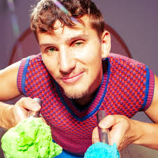 Scoop, chop chop, fold fold, repeat! 🍨🔬💥