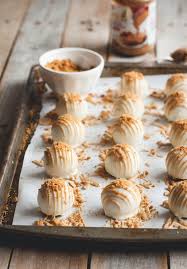 Biscoff Cookie Butter Cake Balls Recipe Biscoff Cookie Butter Butter Cookies Recipe Desserts