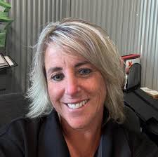 Does anyone know the owner of the lost dog at Leeville Road in Wilson  County, Tennessee?