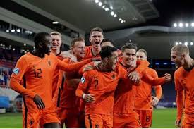 يلتقي منتخب هولندا مع نظيره أوكرانيا، بعد قليل على ملعب كرويف أرينا، ضمن منافسات دور المجموعات لبطولة كأس أمم أوروبايورو 2020، والتي تقام خلال الفترة من 11 يونيو إلى 11 يوليو. Vwaaupo0htxltm