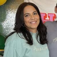 Sandra Jump's Instagram, Twitter & Facebook