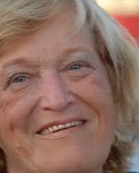 🔴Jueves de Recuerdos🔴 Hoy les compartimos una Nota a Teresa Nachman de  algunos años atrás. Gran trayectoria y muchos años llevando adelante  nuestra Galería ! . Vos Tenes anécdotas y recuerdos con