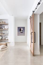 Visite Deco Le Style Chalet Blanc Par Nicole Davis Clematc Decoration Maison Interieur Rustique Maisons Rustiques