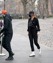 Gigi hadid and zayn malik show off futuristic fashion. Ke Qodfletuc0m