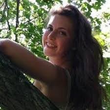 Linda Tyo's Instagram, Twitter & Facebook