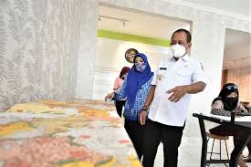 Kelurahan merupakan wilayah kerja lurah sebagai perangkat daerah kabupaten atau kota. Buka Lowongan Kerja Lewat Rt Ini Langkah Pemkot Surabaya Antisipasi Adanya Kkn Halaman All Kompas Com