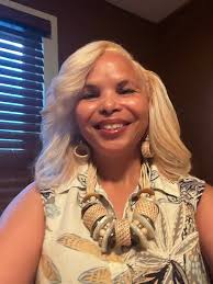 Rosa always gets my hair right.Thanks a millllliiion.Rosa will transform  you go see her. She is in the shopping center where Publix is