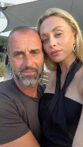 Da Lee fik en verdenskendt svigerfar, ændrede alt sig: Nu bor hun her, har  fundet en ny kærlighed og er klar til hovedrolle