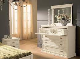 Odanızın dekorasyonunu ayna kullanarak tamamlamak istiyorsanız ayna için odanın en iyi noktasını bulmanız gerekir. Yatak Odasinda Bir Ayna Ile Tuvalet Masasi 66 Fotograf Ic Kose Kozmetik Tablo Beyaz Modelleri