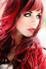 Wie schreibe ich ein madel an hallo, ich habe mir noch nie die haare komplett färben lassen oder selber gemacht, aber ich haare strahnen rote braune. Schwarz Rote Haare Sehen Cool Aus Archzine Net