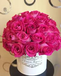 Hot Pink Signature Box By L Amour Toujours Flower Boutique Pink Flower Arrangements Flower Boutique Luxury Flower Arrangement