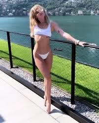 Jun 05, 2021 · miley cyrus knows her way around a good cover; Miley Cyrus Chicas Guapas En Bikini Pies Hermosos De Mujer Actrices Bonitas