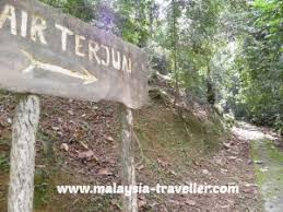 Juga dikenali dengan nama chongkak park and resort. Templer Park Hike To Waterfall