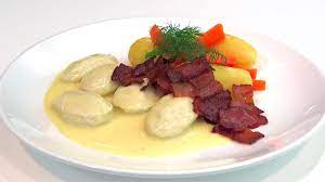 Ikke på grunn av hans nostalgiske forhold til fiskeboller, men på grunn av hans nese for butikk. Fiskeboller I Karrisaus Med Gronnsaker Og Bacon Vesteraalens No