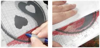 Learn how to keep the intarsia crochet pattern going, avoid tangles in your tails, and change colors seamlessly. Intro To Intarsia Crochet By Tracy Joyner Of Crochet Happy Moogly