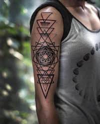 Tattoo Artist Turns Nature S Geometric Patterns Into Intricate Mandalas On Skin Geometric Tattoo Geometry Tattoo Geometric Sleeve Tattoo