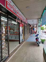Setiap waktunya, money changer ini selalu ramai dikunjungi pelanggan, meskipun berada di ruko yang kecil. Lirik Lagu Dan Chord Guitar Ukulele Dan Piano Money Exchange Sekitar Kota Bharu