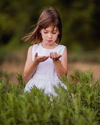 Creative Girl Portraits In Outdoor Location And Outfit Ideas Portrait Girl Photographing Kids Portrait Photoshoot