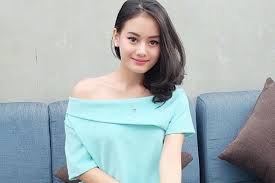 Dalam psikologi warna, warna tosca atau pirus adalah warna yang baik untuk membantu konsentrasi. Punya Aura Kalem Ini 5 Karakter Cewek Yang Suka Warna Tosca