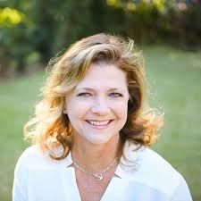 Danielle Bordeaux's Instagram, Twitter & Facebook