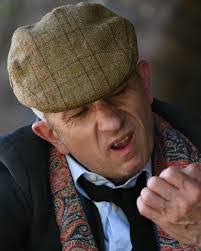 Warren Glover's Instagram, Twitter & Facebook