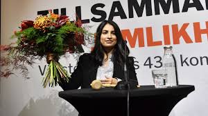 Vi är en växande rörelse som verkar för ett samhälle för alla och inte bara några få. Nooshi Dadgostar Ar Vansterpartiets Nya Partiledare Radio Sweden Pa Latt Svenska Sveriges Radio