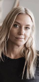 Annika blev änka efter terrordådet:”traumat satt i vägen för sorgen”