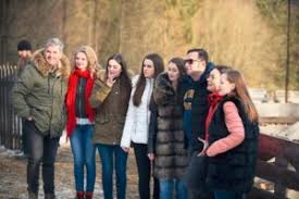 Vezi aici pe site emisiunea ie romanie sezonul 1 episodul 6 din data de 30 martie 2018 online hd, gratuit fara intreruperi. Ie Romanie A Adunat Cele Mai Frumoase Fete Din Bucovina IatÄ Cine Sunt Cele Èase Finaliste Ètiri Din Bucovina