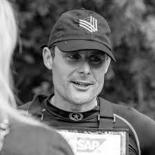 Alex Bragg's Instagram, Twitter & Facebook