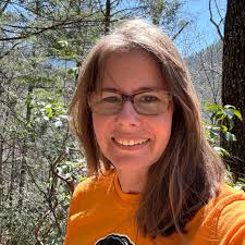 Who can style a teen boy's hair growing out a fade in Maryville?