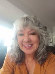 Mary Titus's Instagram, Twitter & Facebook