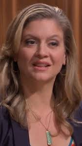 Ree's Spatchcock Chicken looks amazing and so easy to make! 🐔🥕 The  Pioneer Woman is back with brand new episodes, tonight at 5:30pm!