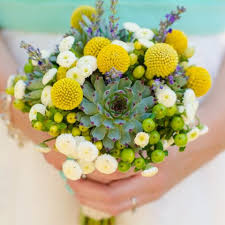 Fiore giallo paglierino con venature bianche molto. Sposarsi A Settembre Quali Fiori Offre La Stagione Floradecor