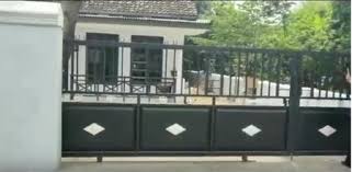 Kami memiliki 20 rumah untuk dijual untuk rumah sederhana denpasar, harga mulai dari rp 470,000,000. 6 Foto Rumah Sederhana Kekeyi Di Nganjuk Jawa Timur Ada Kandang Bebek Dan Ayam Kalkun Kapanlagi Com